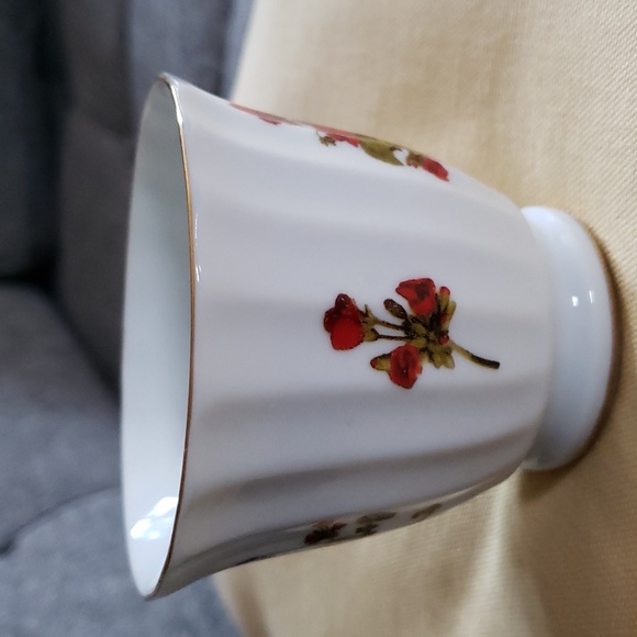 Porcelain Tea Cup - Picture 4 of 7